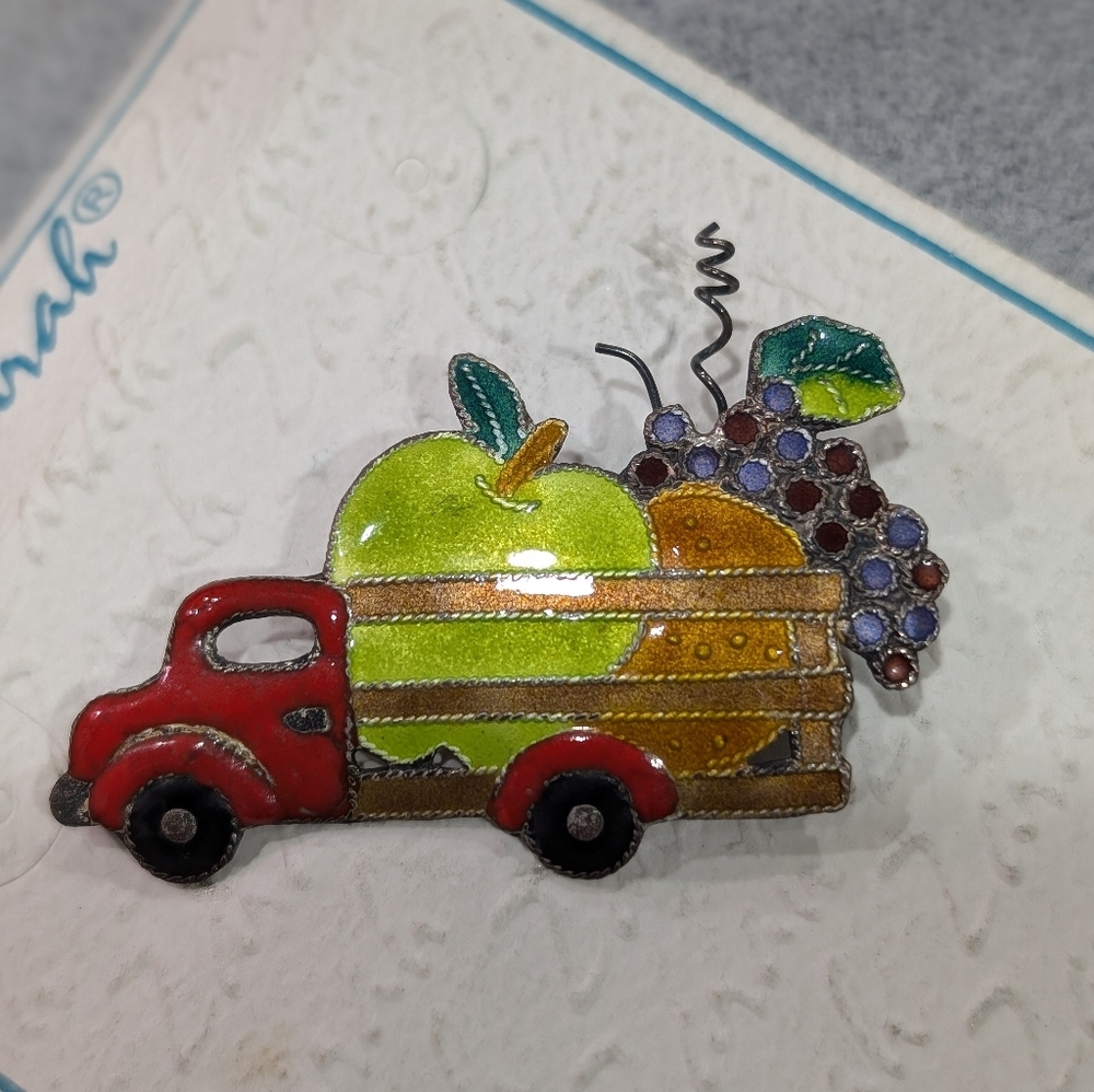 Zarah Vintage Pin